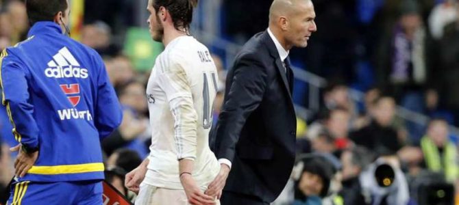 Bale Tampaknya Tidak Dipercaya Lagi Oleh Zinedine Zidane Bale Tampaknya Tidak Dipercaya Lagi Oleh Zinedine Zidane